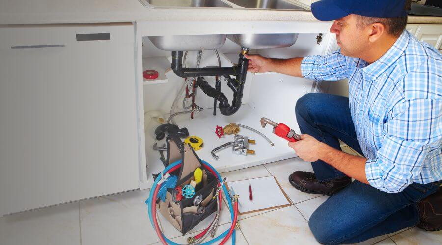 Expert burst pipe repair services in Convoy, OH